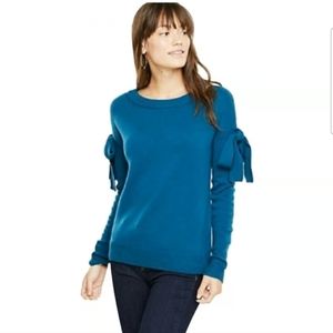 Ann Taylor Size Medium Bow Sleeve Sweater